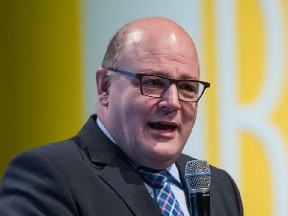 'Milchmädchenrechnung': Arbeitgeberverband kritisiert Vier-Tage-Woche