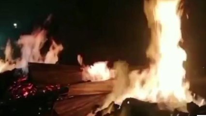 कटिहार: मनिहारी मे लगी भीषण आग, एक दर्जन घर जलकर राख