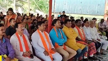 দঃদিনাজপুরঃ লক্ষ্য আদিবাসী ভোট ব্যাঙ্ক! জনসমর্থন ধরে রাখতে এ কি করলো সুকান্ত