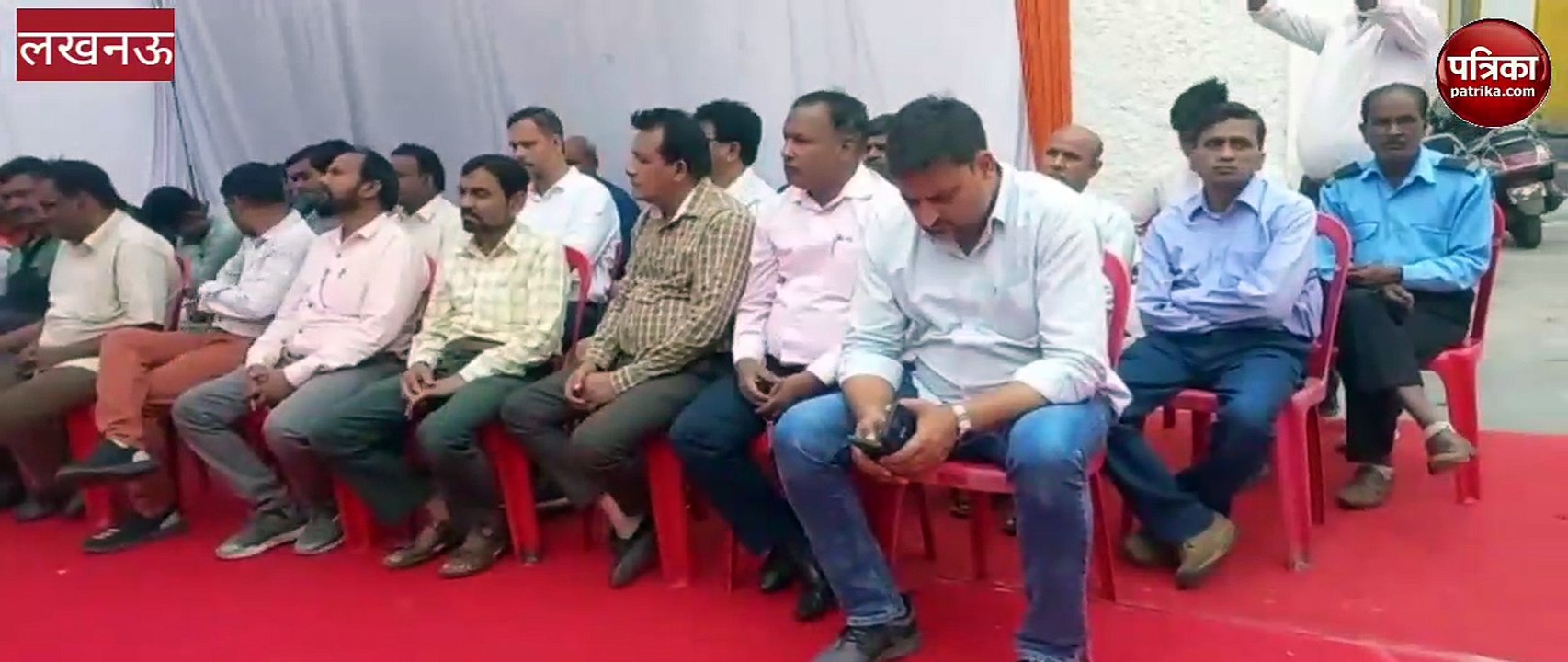 MAN KI BAAT 100 :   पूर्व मंत्री मोहसिन रजा ने मुस्लिम समाज के लोगो के साथ सुनी मन की बात