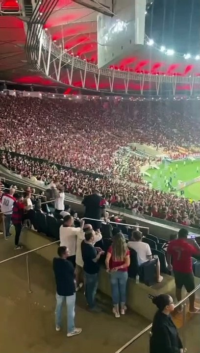 Jamel Debbouze ne pouvait pas ne pas aller au stade de Maracanã à Rio de Janeiro !