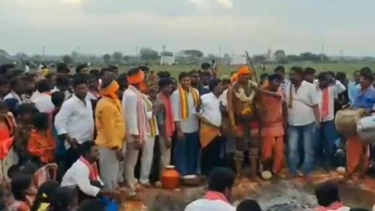 సంగారెడ్డి: గ్రామం మొత్తం ఒకే చోట.. ఘనంగా కళ్యాణం..!