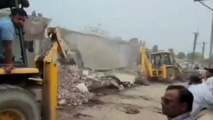 मुरैना: निगम अमले ने फिर तोड़ा कब्रिस्तान रोड पर अतिक्रमण, देखें वीडियो