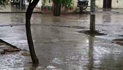 बदलता रहा मौसम का मिजाज, फुहारें तो कहीं बूंदाबांदी के नजारे