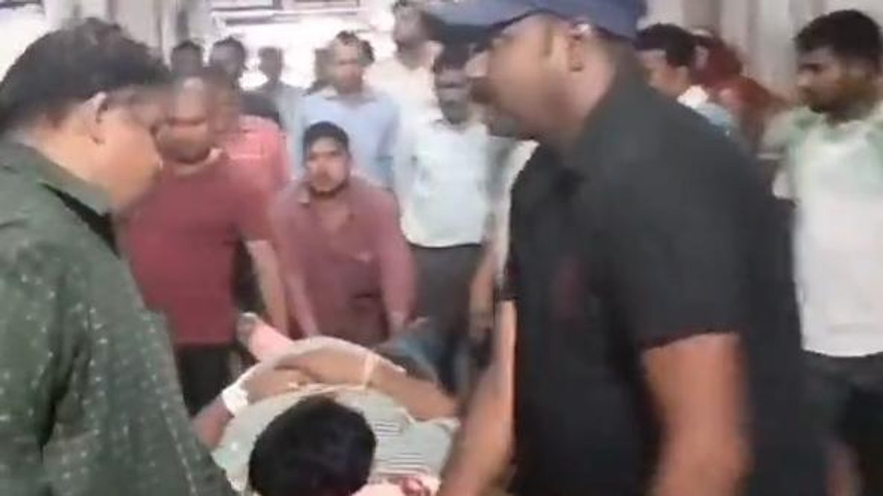 अररिया: ट्रक और बाइक की हुई टक्कर, पति -पत्नी घायल