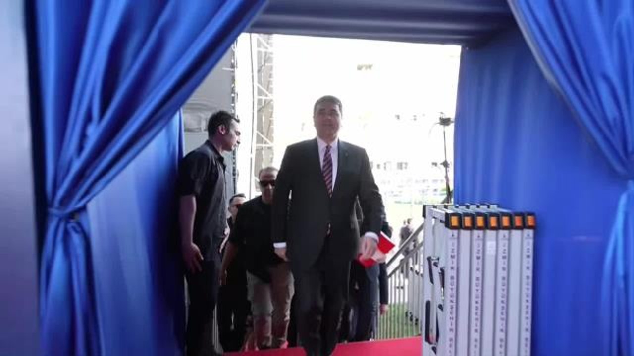 Millet İttifakı İzmir Mitingi… Gültekin Uysal: "Adları 'Ak' Olabilir Ama Alınlarının Ak Olmadığını Gördük"