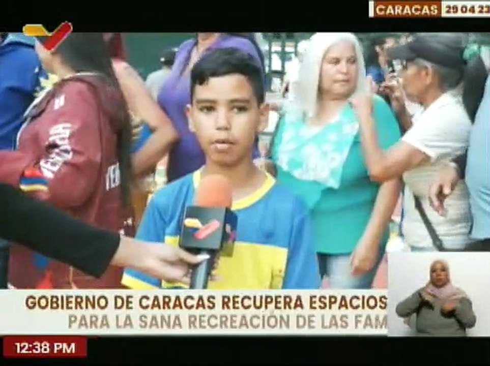 Gobierno de Caracas entrega rehabilitada cancha...