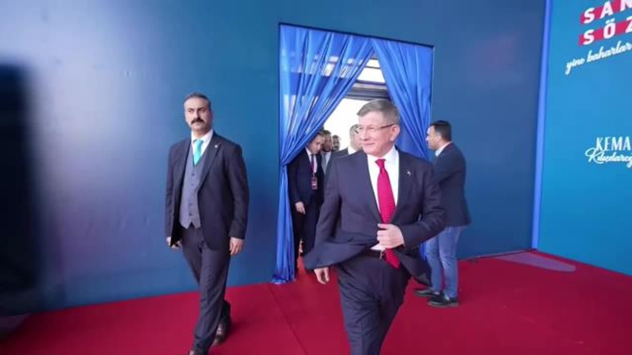 Millet İttifakı İzmir Mitingi... Ahmet Davutoğlu: "Yiğidi Bir Kuru Soğana Muhtaç Ettiler. Şimdi O Yiğitler, Soğan Bile Bulamıyorlar"