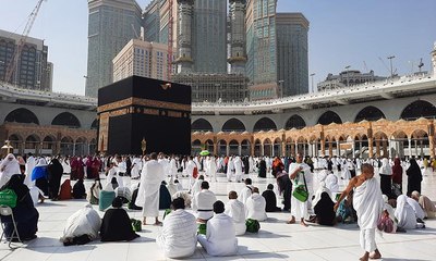 شرط الحصول على تصريح لأداء العمرة مستمر بعد شهر رمضان