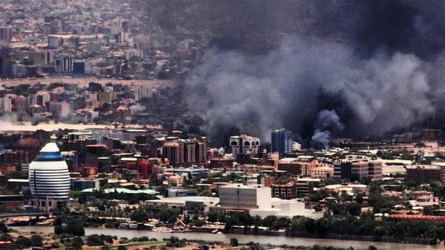 3 أسابيع من الحرب المفتوحة.. السودان يتمزق وشعبه يعيش كارثة إنسانية كبرى
