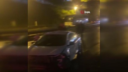 Odun yüklü tır yola devrildi: 1 yaralı