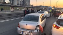 Zeytinburnu'nda 1 mayıs görevine giden polisler kaza yaptı
