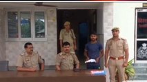 संभल: अवैध शस्त्र के साथ युवक का फोटो वायरल, पुलिस ने किया गिरफ्तार