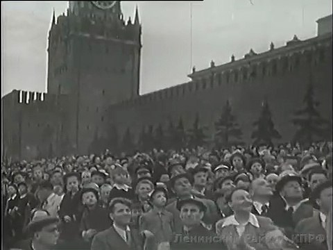 Парад на Красной площади 1 мая. (1946)
