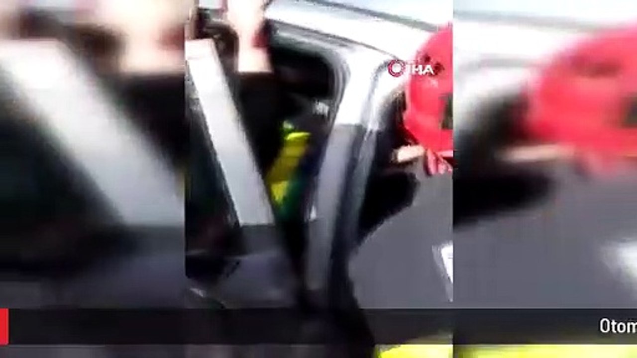 Otomobil şarampole yuvarlandı, yaralılara müdahale için bölgeye gelen ambulans da yan yattı: 4 yaralı
