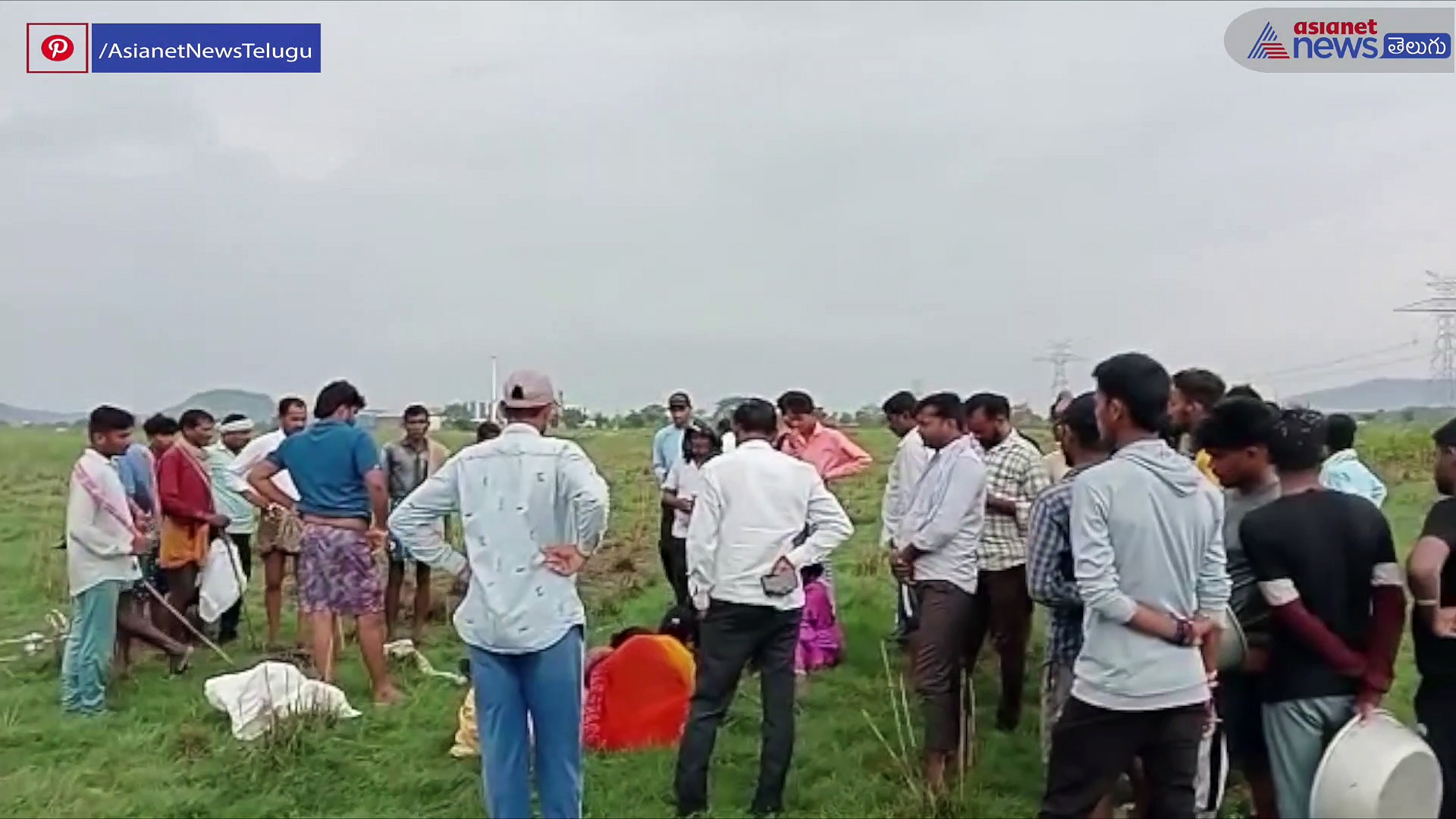 పిడుగుపాటుతో గొర్రెల కాపరి మృతి... తృటిలో తప్పించుకున్న మరో ఆరుగురు