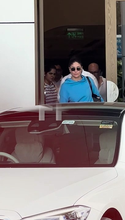 Kareena Kapoor Khan Papped at Mumbai Airport