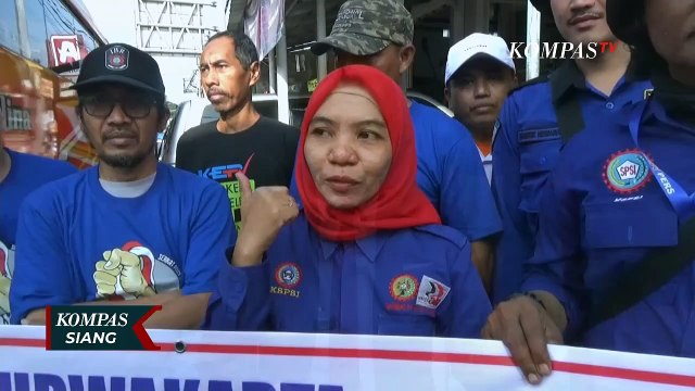 Ratusan Buruh Kumpul di Pulogadung Lakukan Longmarch Peringatan Hari Buruh 1 Mei 2023