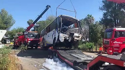 Vuelca un autobús en Almonte dejando un muerto y 25 heridos