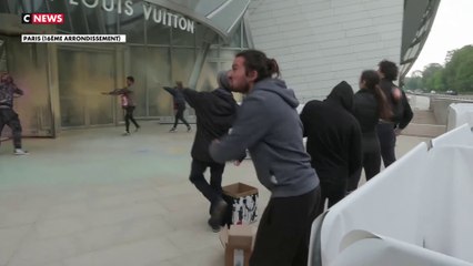Extinction Rebellion attaque la fondation Louis-Vuitton