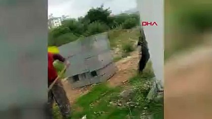 Bir ev sahibi şiddeti daha! Elinde kazmayla duvarı yıkıp, asma kilit taktı