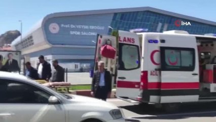 Yolun karşısına geçmeye çalışan genç kıza otomobil çarptı