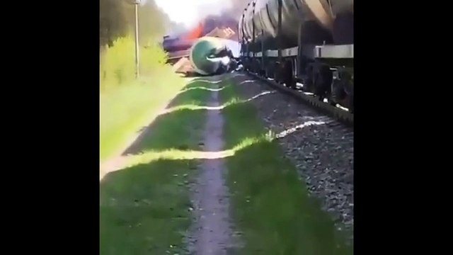Russia, treno deraglia a Bryansk: Bomba sui binari - Video