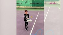 Fahriye Evcen'den oğlu Karan ile tenis şov!