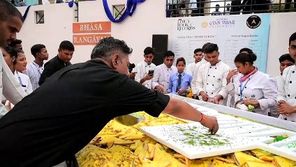 VIDEO : सबसे बड़ा शाही टुकड़ा बनाने का वर्ल्ड रिकॉर्ड, 6 घंटे में तैयार हुआ ये ख़ास मुग़लई स्वीटडिश