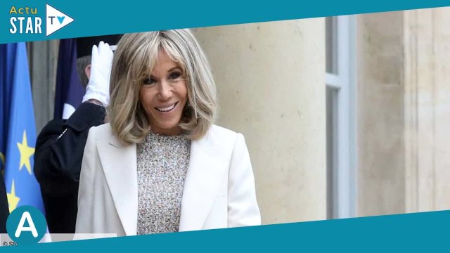Brigitte Macron entourée d’enfants : loin des casseroles, la Première dame rayonne !