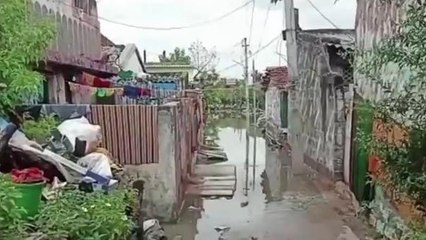 వ‌రంగ‌ల్‌: పేరుకే పెద్ద నగరం.. వర్షం పడితే అంతా చిత్తడే.. ఎలా బతకాలి..!