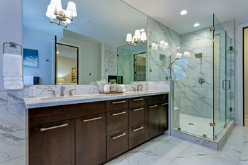 What's a Seamless Shower? This Airy Bathroom Trend Is More Popular Than Ever