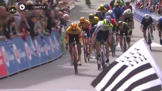 Tour de Bretagne 2023 - Roel Van Sintmaartensdijk (Circus-ReUz-Technord) remporte au sprint la 7e et dernier étape, Simon Pellaud (TUDOR Pro Cycling Team) gagne le général !