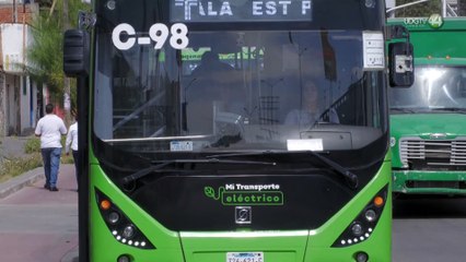 Pasó de ser maestra de deportes a conductora del transporte público