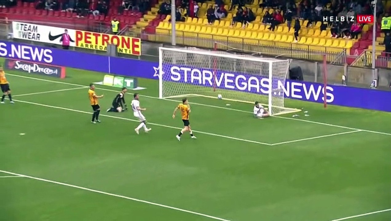 Benevento v Parma