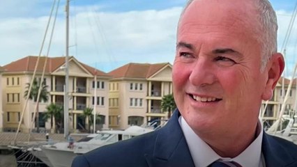 Voici - Mariés au premier regard : qui est Adrian Traverso, l’officier d’état civil qui marie les candidats ?