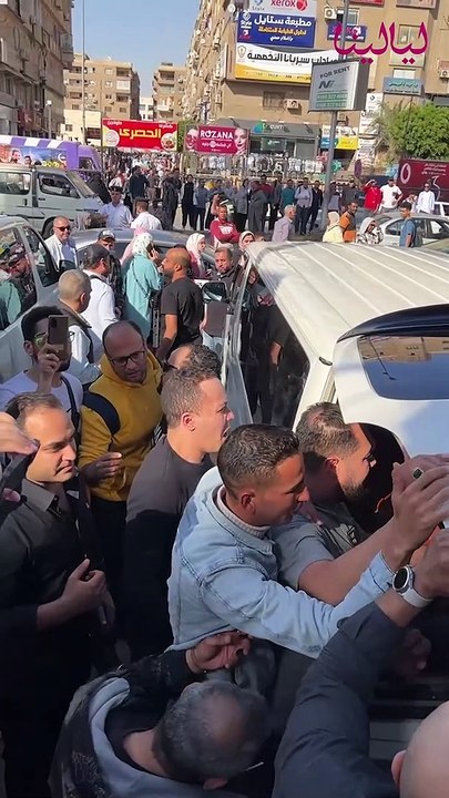 يا مصطفى يا مصطفى، شقيق الراحل مصطفى درويش في حالة انهيار في جنازته