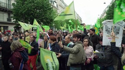 Video herunterladen: Un 1 de mayo de protestas en Francia contra la reforma de las pensiones