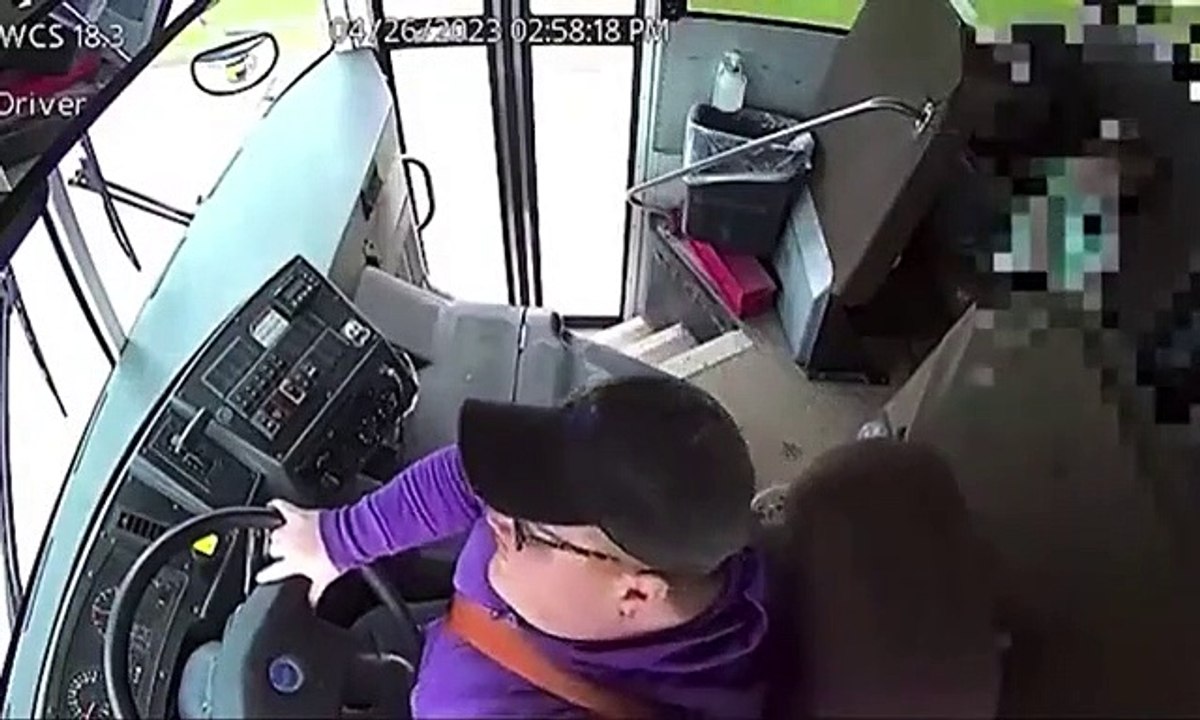 Un collégien de 13 ans sauve 66 élèves après le malaise de leur chauffeur de bus