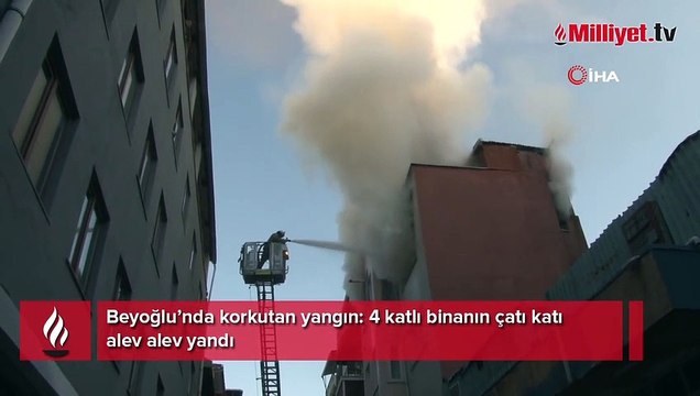 Beyoğlu’nda korkutan yangın: 4 katlı binanın çatı katı alev alev yandı