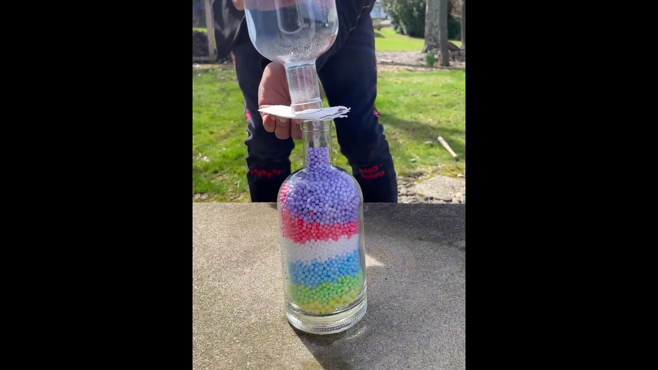 Moving Beads in Glass Bottles viral hog#Funny Videos#funny Shorts