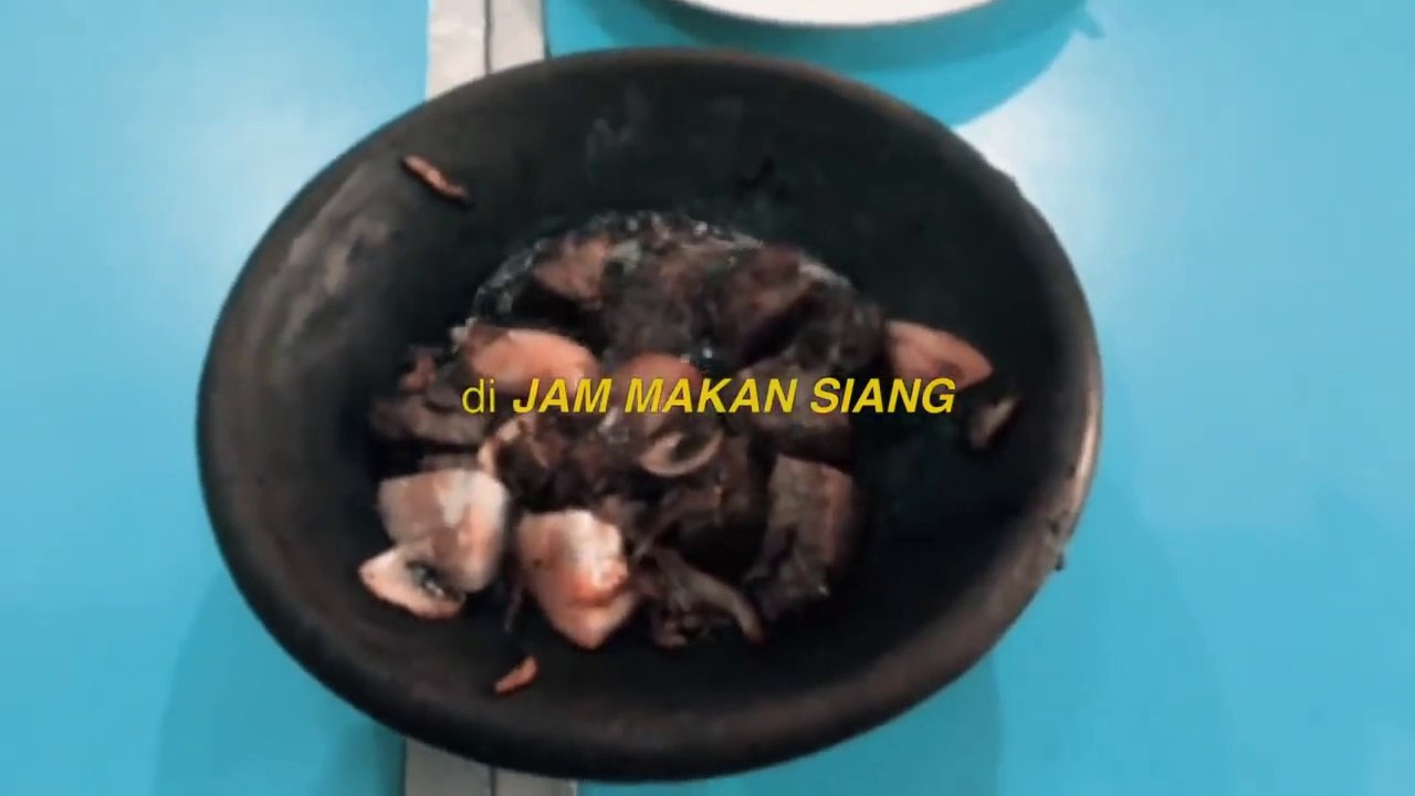 Hindia - Jam Makan Siang ft. Matter Mos
