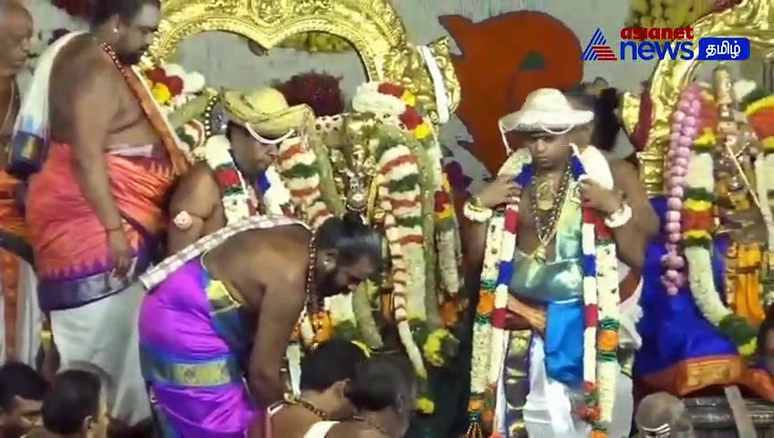 மதுரை மீனாட்சி சுந்தரேஸ்வரர் திருக்கல்யாணத்தில்  ரூ.26 லட்சம் மொய் வசூல் - ஆர்.டி.ஐ.தகவல்.!!