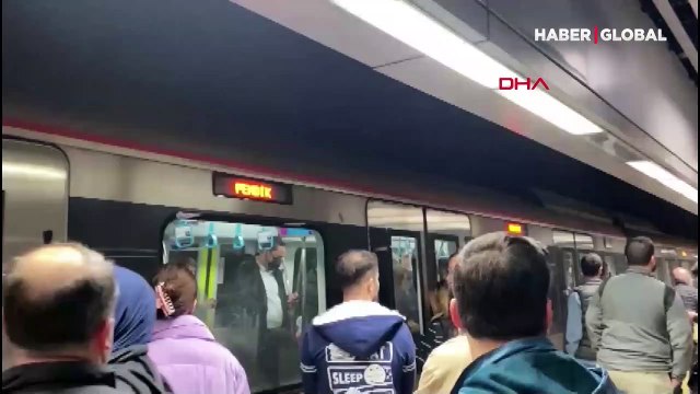 Marmaray'da intihar girişimi! Seferler gecikmeli yapılıyor