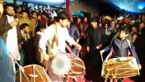 Zabi Dhol master Apne cousin ki shaadi Mein dance karte hue - By Zabi Dhol Master Talagangi 2019 - YouTube