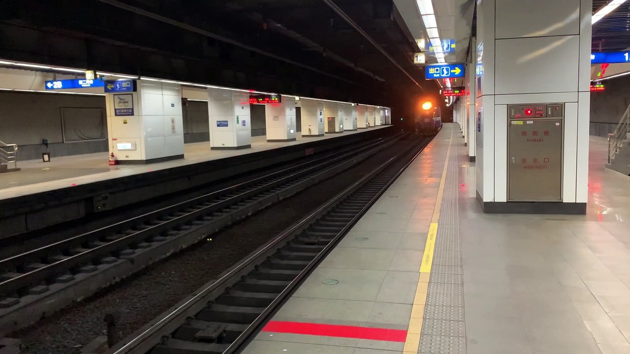 台鐵松山站 4244次EMU900發車 4211次EMU500進站影像紀錄 #忠駝論壇 #fyp #fypシ #foryoupage #happy #asmr #best #cute #foryou #viral