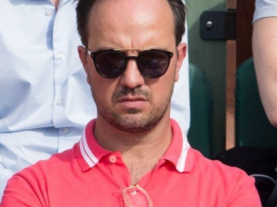 "C'était très dur..." : Jarry en pleurs, l'humoriste craque en pleine émission radio lorsqu'il évoque son passage dans "Rendez-vous en terre inc...