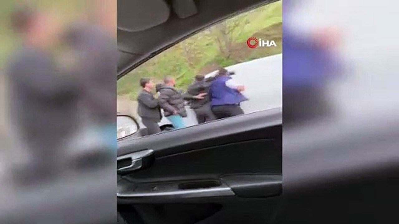 İstanbul'da trafikte yumruklu ve sopalı kavga