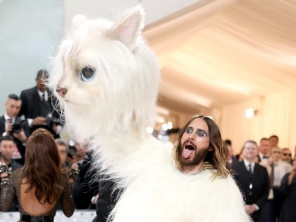 Flauschiger Auftritt bei der Met Gala: Jared Leto lässt die Katze los!