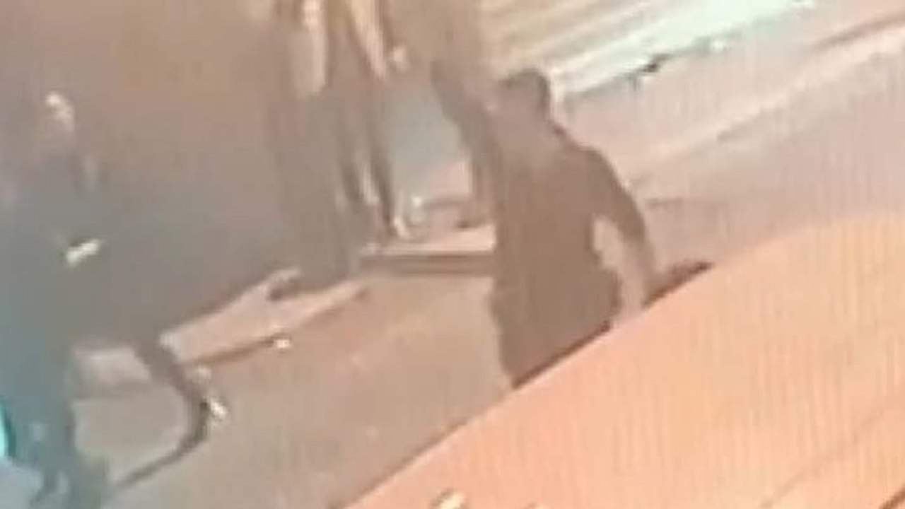 Kavgayı ayırmak için havaya ateş eden polis, bir genci vurmuştu. Kamera görüntüleri ortaya çıktı.